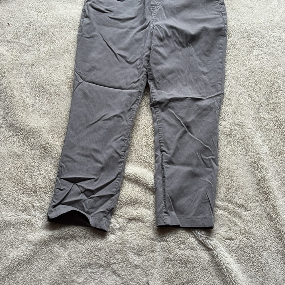 Ricki’s Straight Leg Capri Dress Pants | Light Gray | Office Workwear | - Picture 4 of 9
